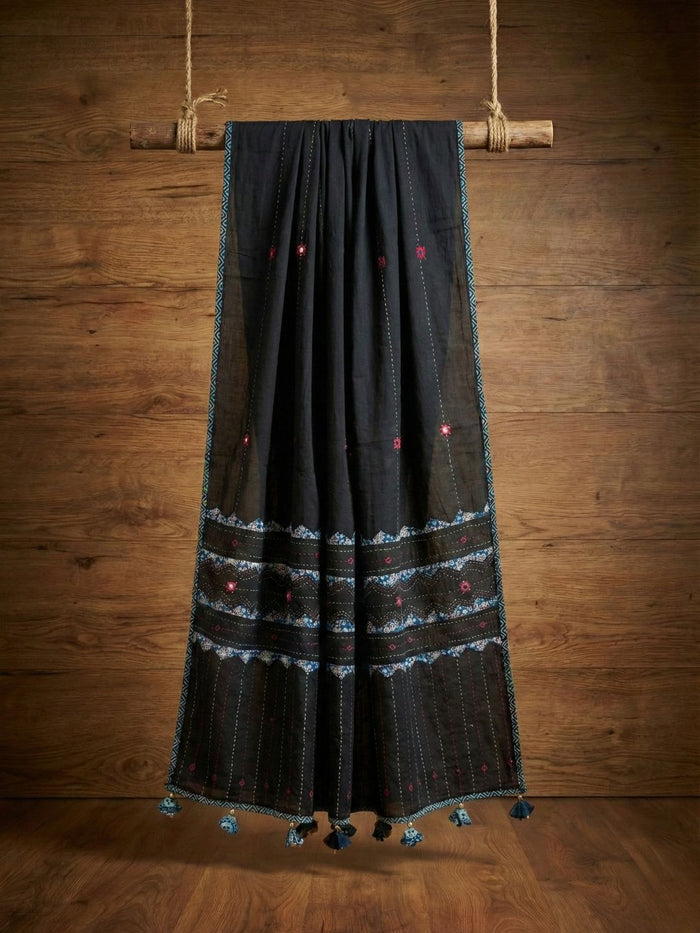 Indiehaat | Applique Kantha Pure Mul Cotton Dupatta Black