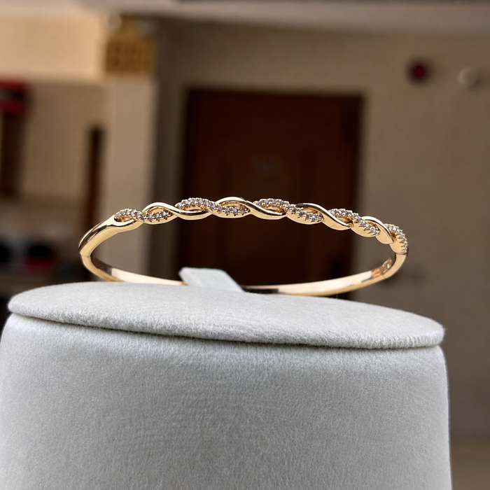 Twisted Elegance Gold Bracelet